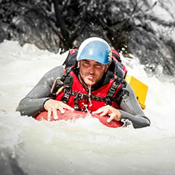 SESSION RAFT & ADVENTURES c'est toutes les activitées de sports outdoor: rafting, hydrospeed, canoraft, canyoning, parapente, chamonix rafting, annecy rafting, geneve rafting, la clusaz rafting, samoens rafting, activites montagne été 