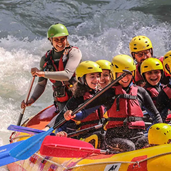 SESSION RAFT & ADVENTURES c'est toutes les activitées de sports outdoor: rafting, hydrospeed, canoraft, canyoning, parapente, chamonix rafting, annecy rafting, geneve rafting, la clusaz rafting, samoens rafting, activites montagne été 