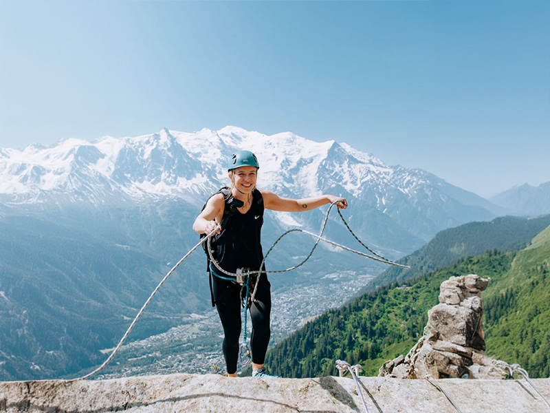 ADVENTURES PAYRAUD vous propose une gamme complète d'activités outdoor incluant le rafting, l'hydrospeed, le canoraft, le canyoning, le parapente, ainsi que des excursions de rafting à Chamonix, Annecy, Genève, La Clusaz, Samoëns et autres activités estivales en montagne